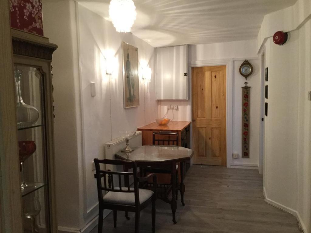 Garden Flat 1 Bed & Breakfast Llandudno Exterior photo